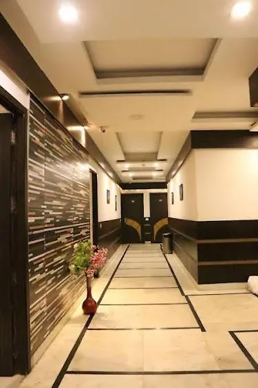 אגרה Hotel Riya Palace Agra