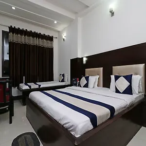 Oyo 9974 Taj Hotel